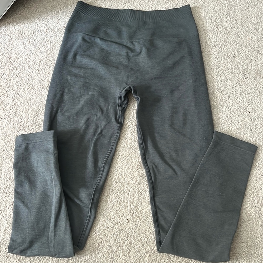 Small alphalete leggings. Amplify